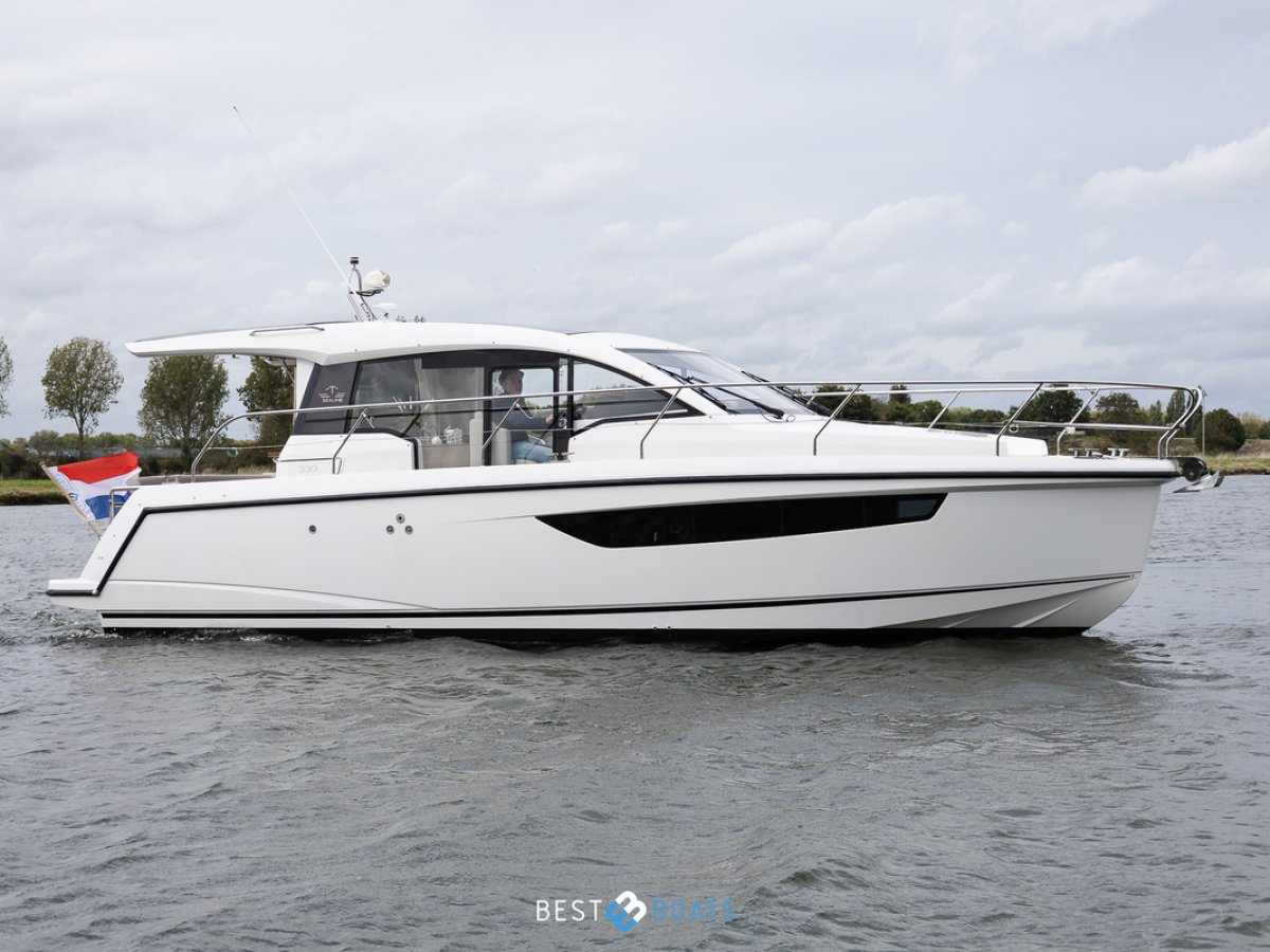 Sealine C330