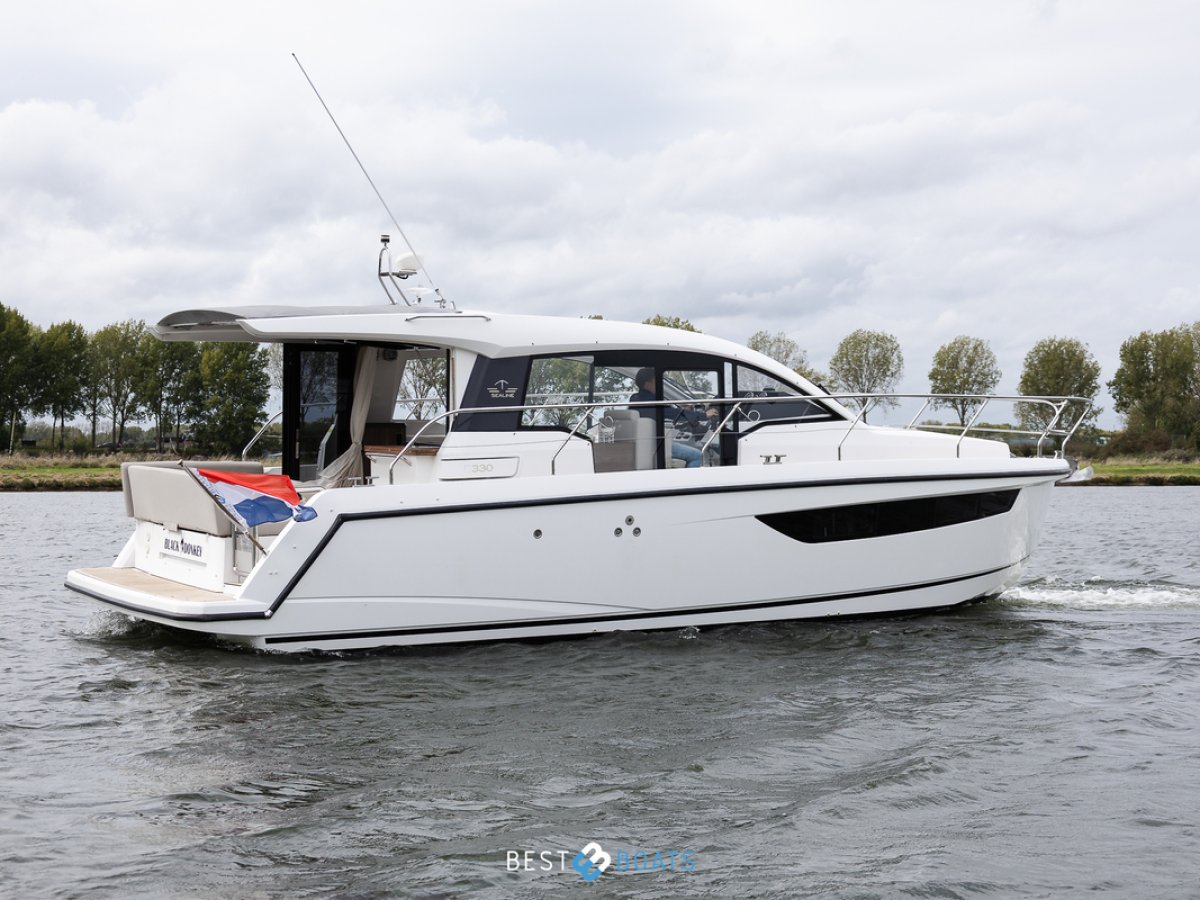 Sealine C330