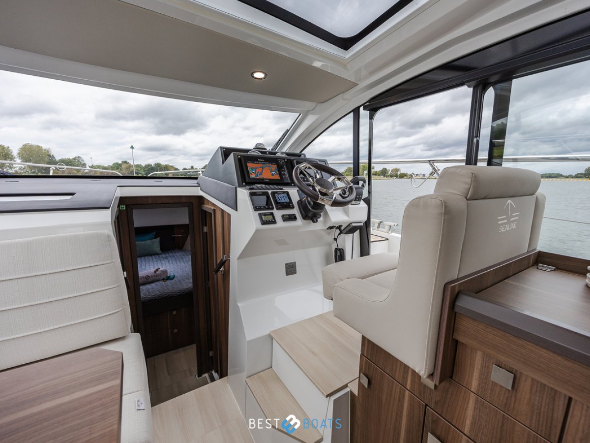 Sealine C330