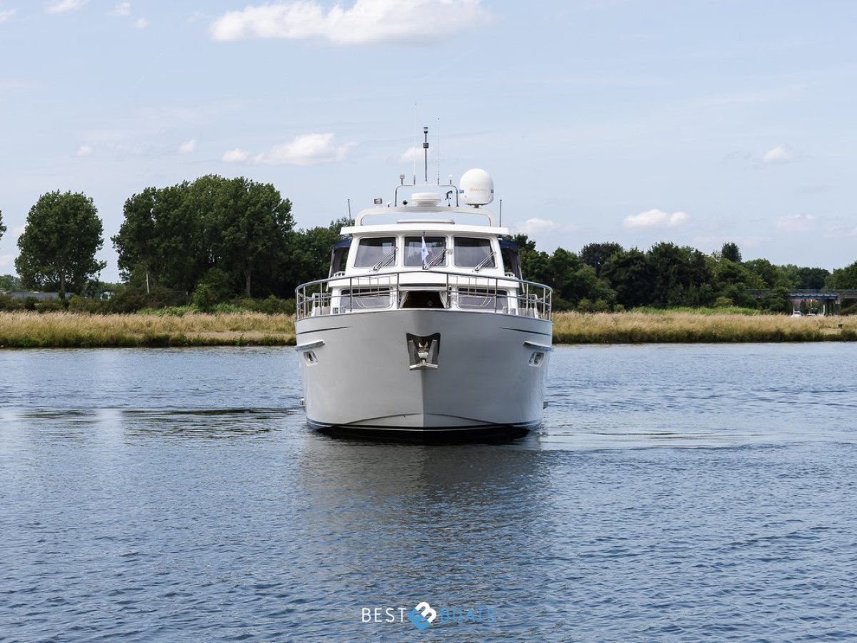 Van Den Hoven Exclusive 1600