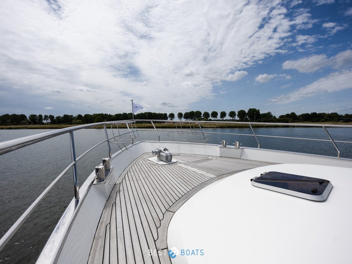 Van Den Hoven Exclusive 1600