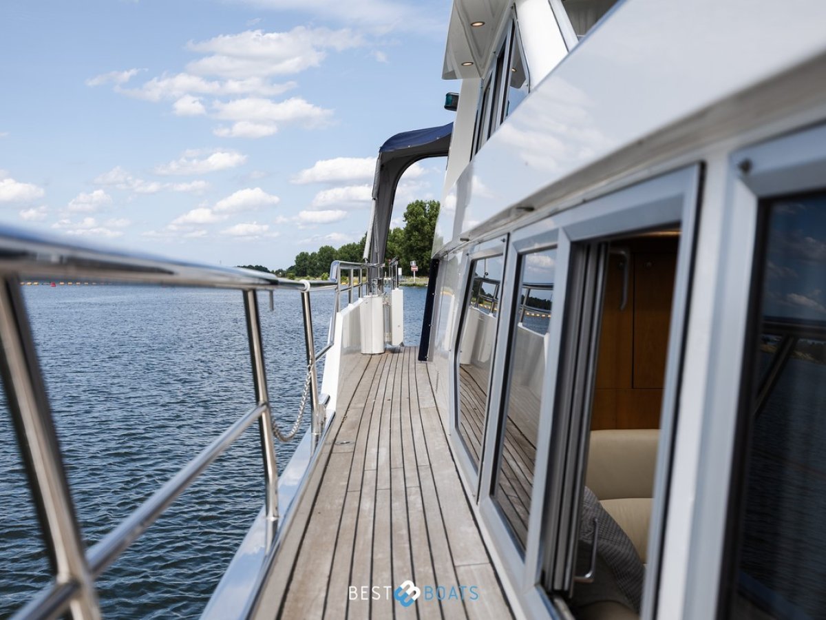 Van Den Hoven Exclusive 1600