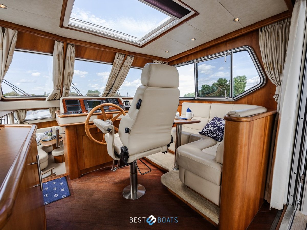 Van Den Hoven Exclusive 1600