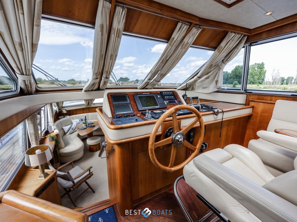 Van Den Hoven Exclusive 1600