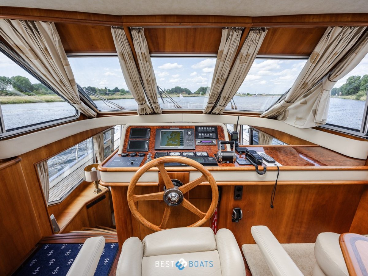 Van Den Hoven Exclusive 1600