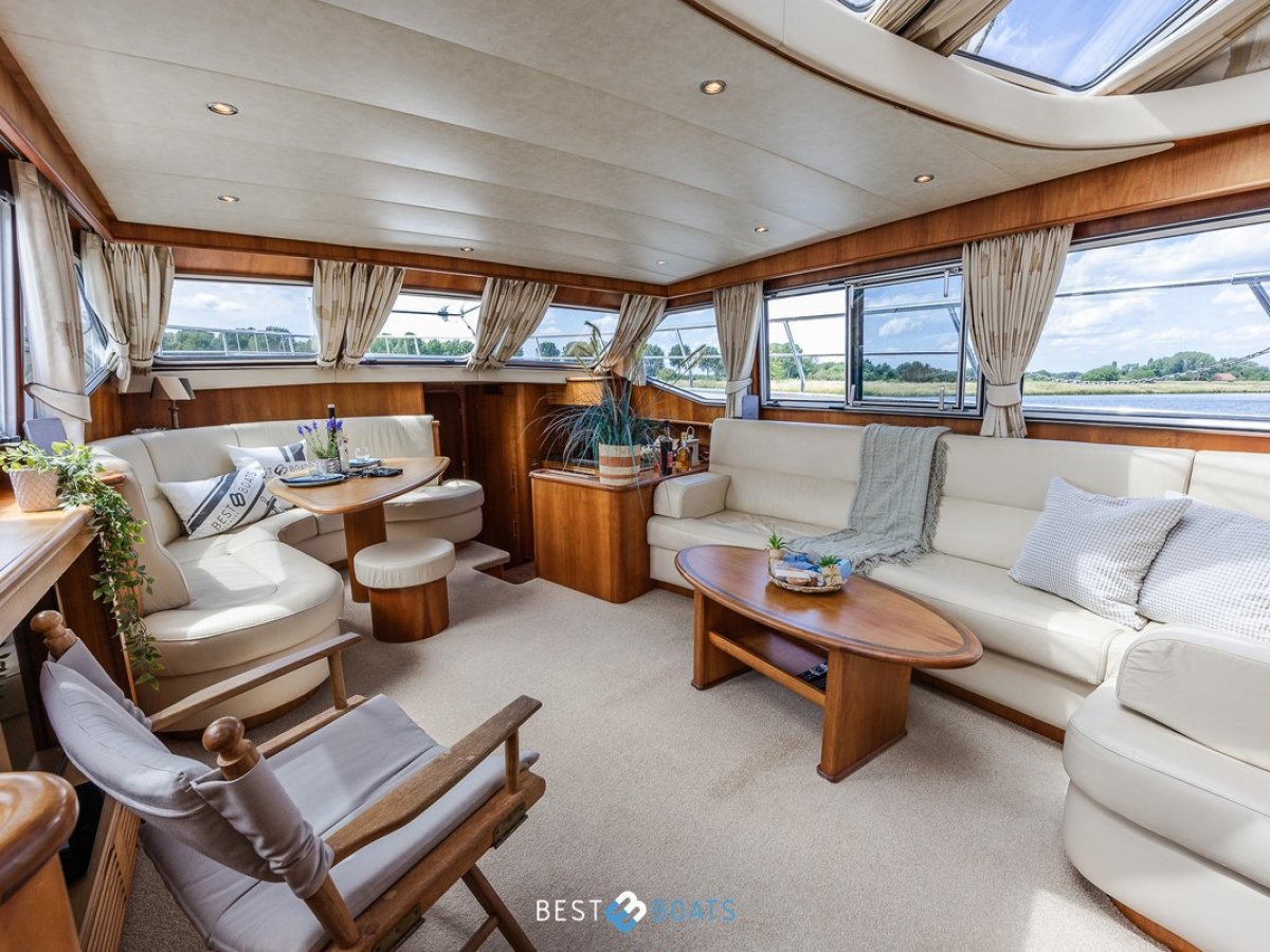 Van Den Hoven Exclusive 1600