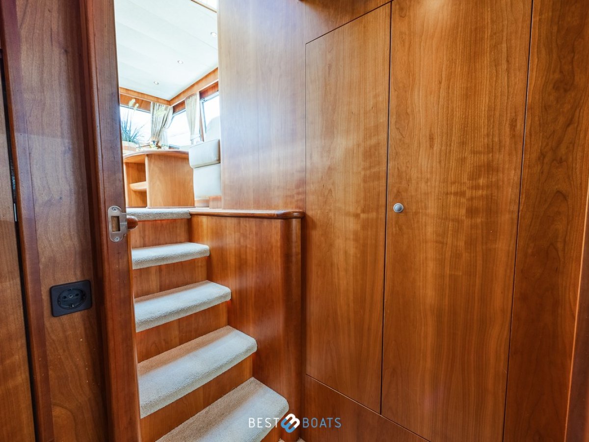 Van Den Hoven Exclusive 1600