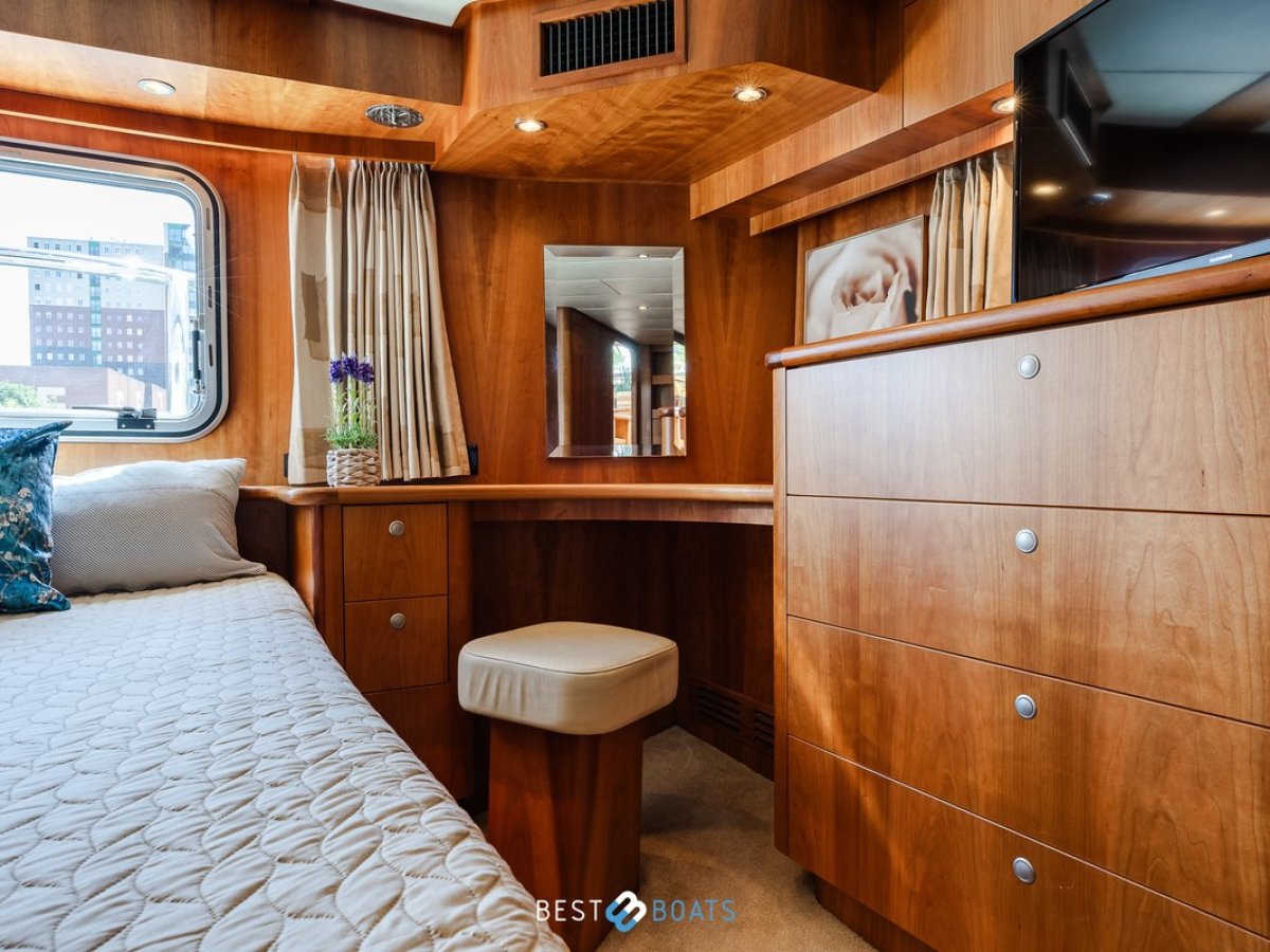 Van Den Hoven Exclusive 1600