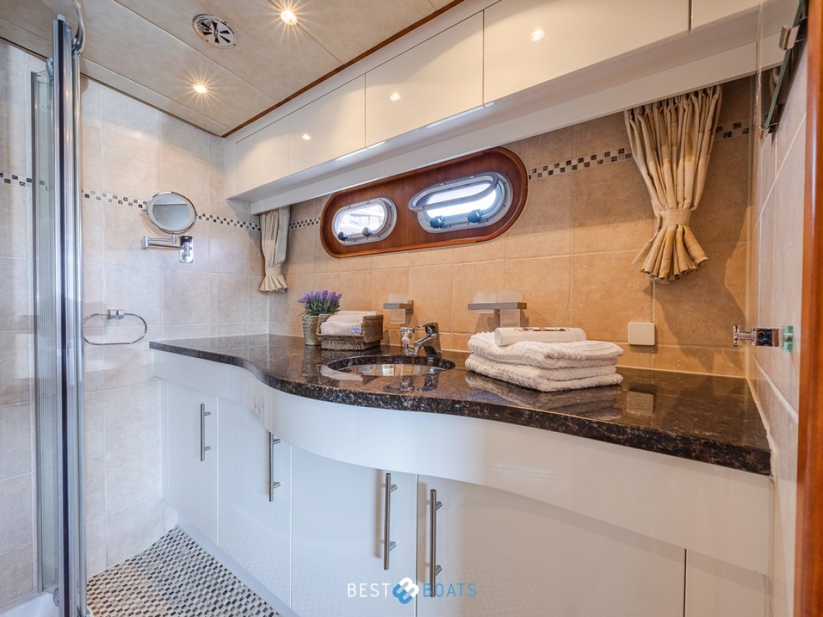 Van Den Hoven Exclusive 1600