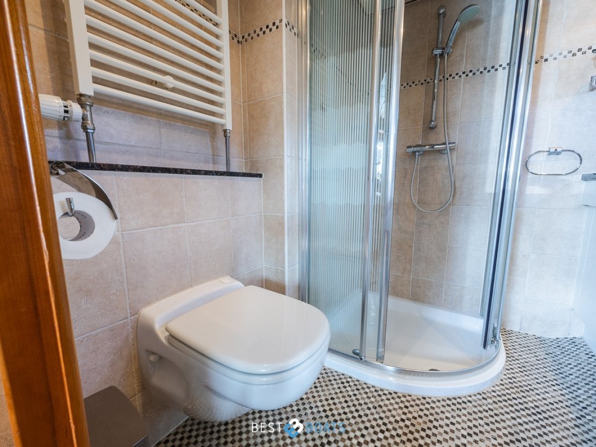 Van Den Hoven Exclusive 1600