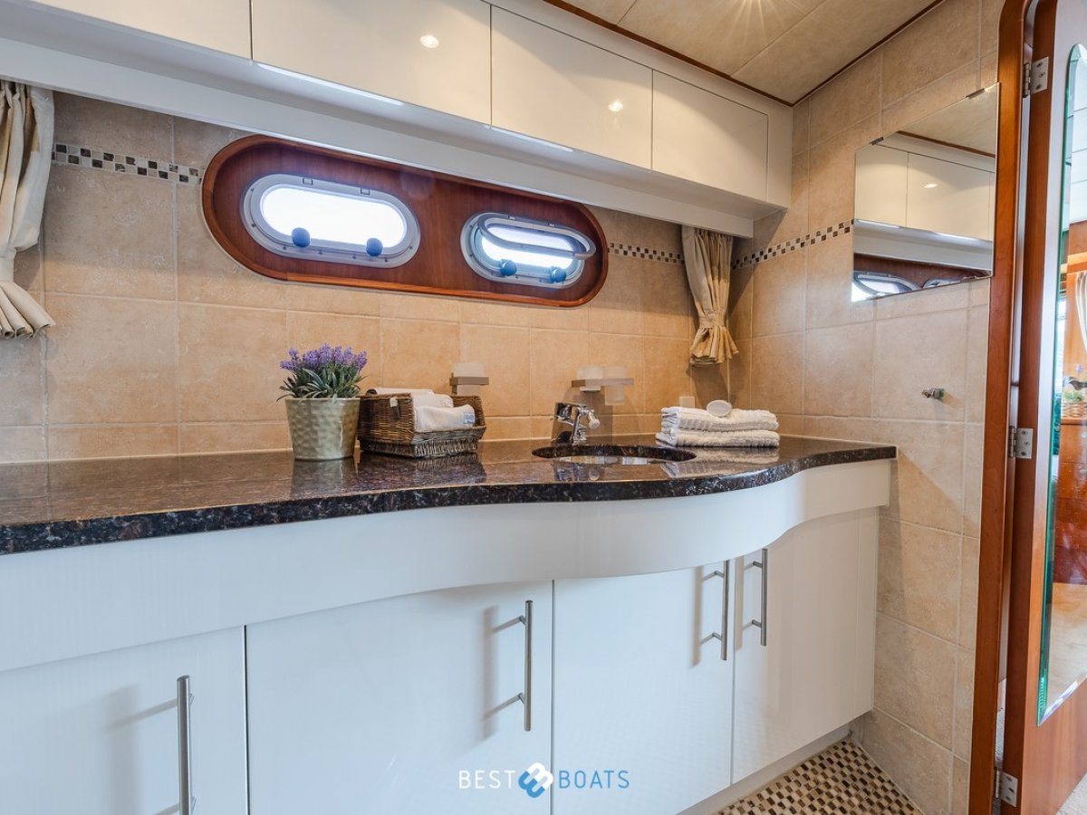 Van Den Hoven Exclusive 1600