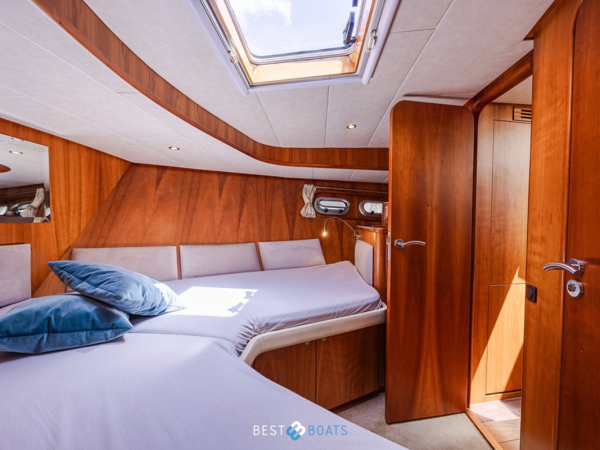 Van Den Hoven Exclusive 1600