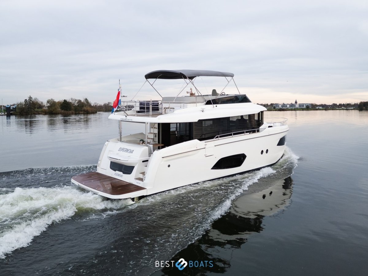 Absolute Navetta 52