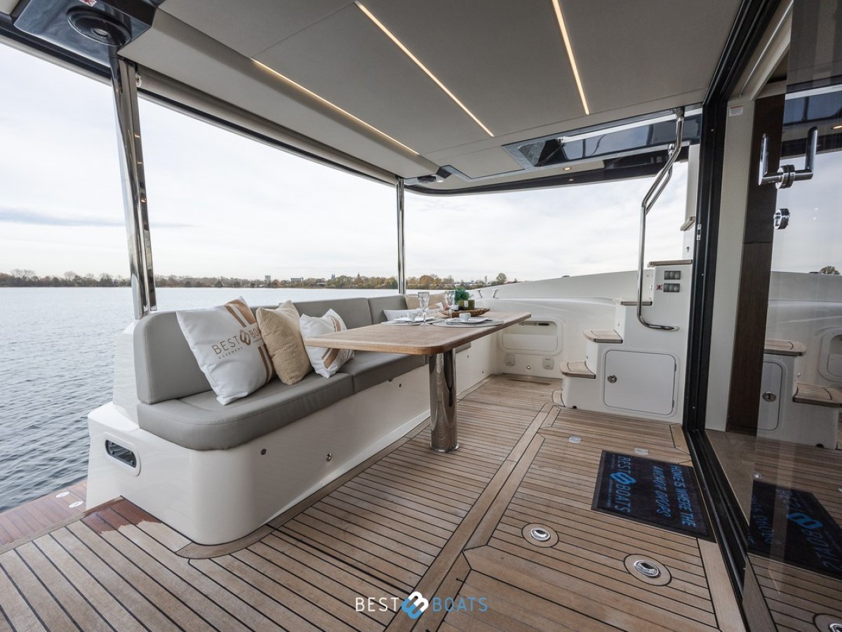 Absolute Navetta 52