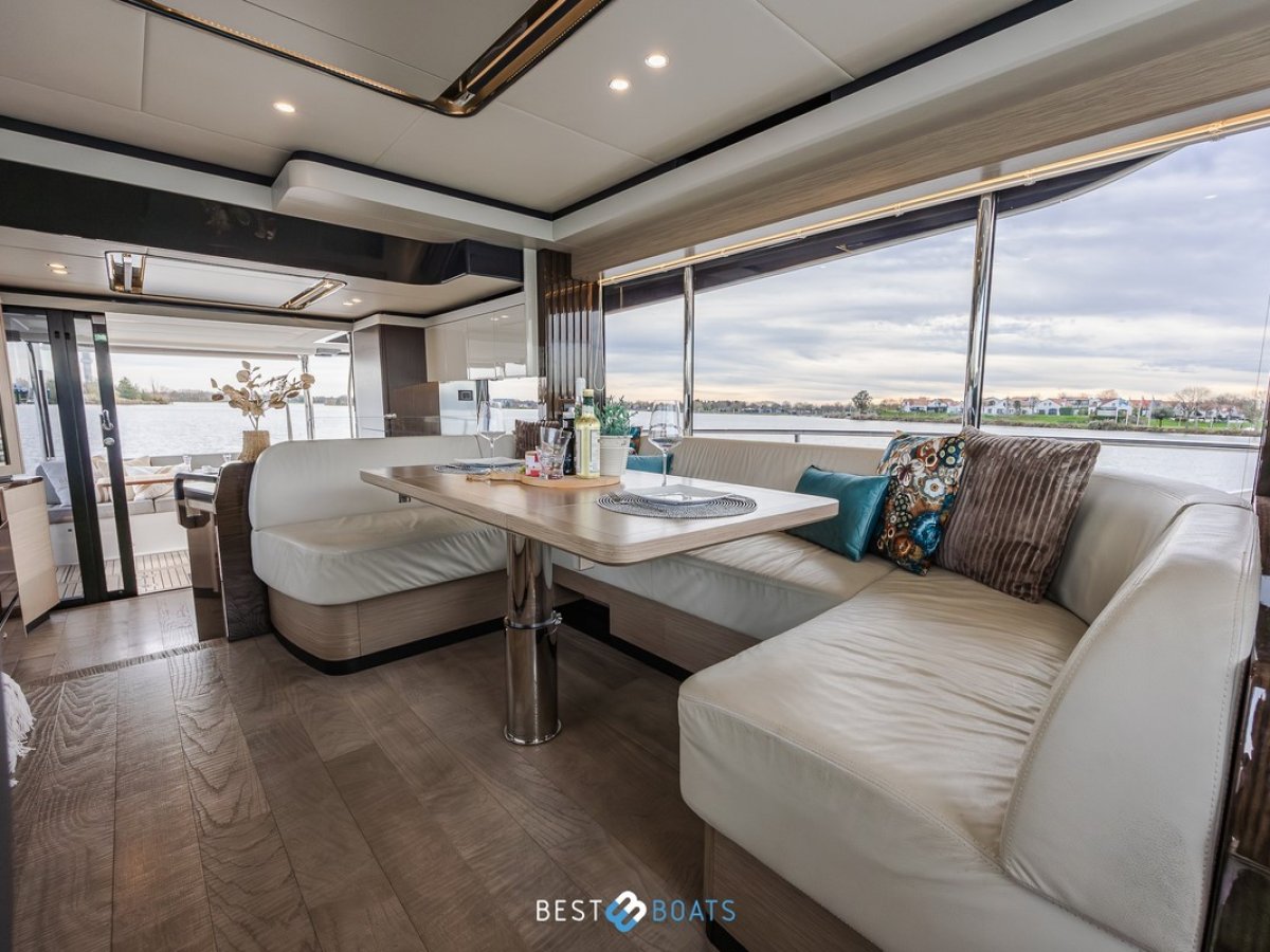 Absolute Navetta 52