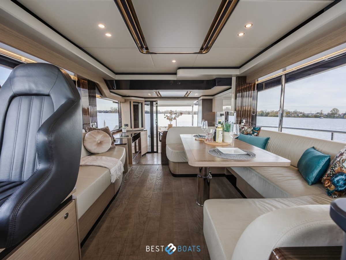Absolute Navetta 52