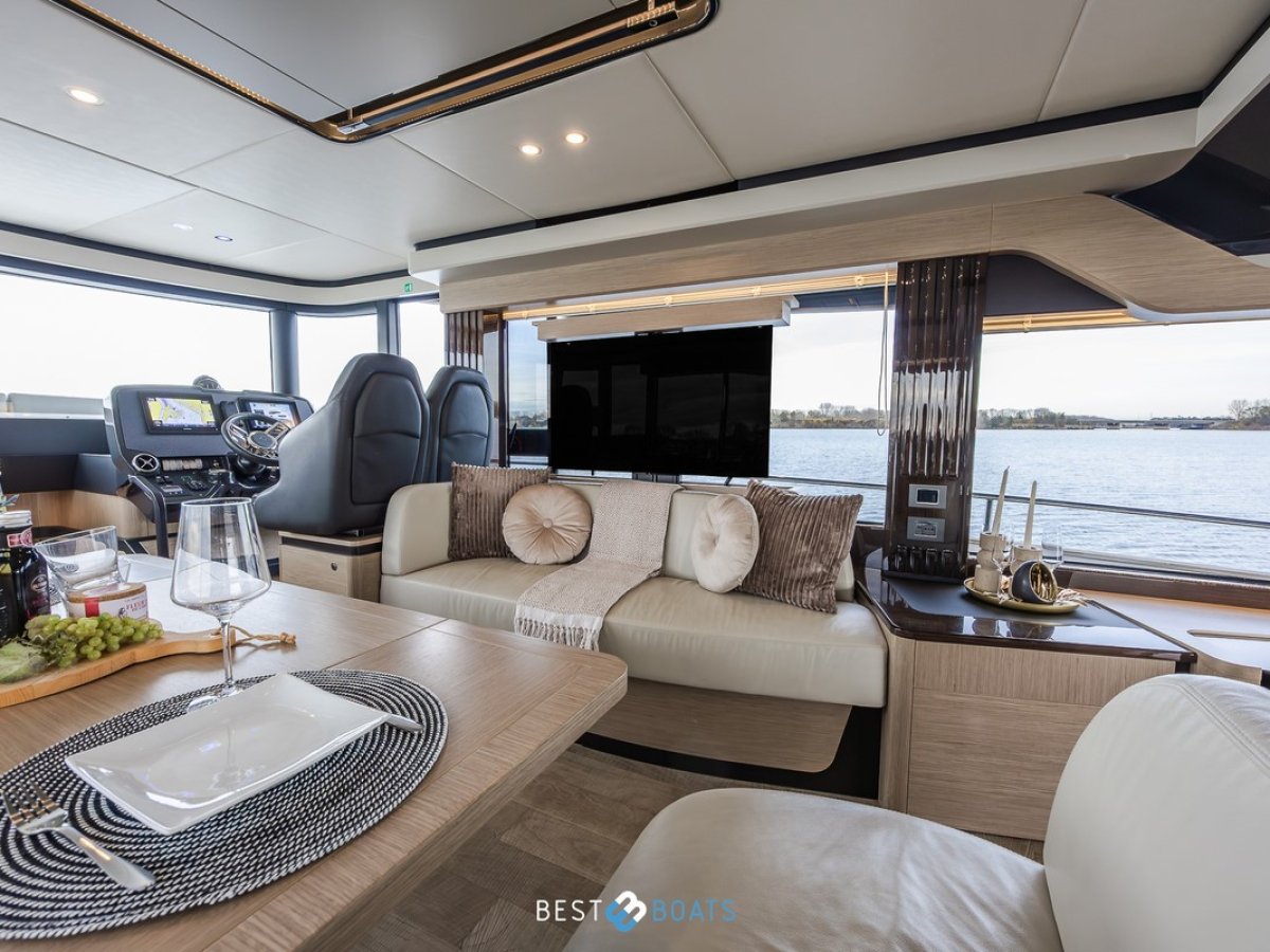 Absolute Navetta 52
