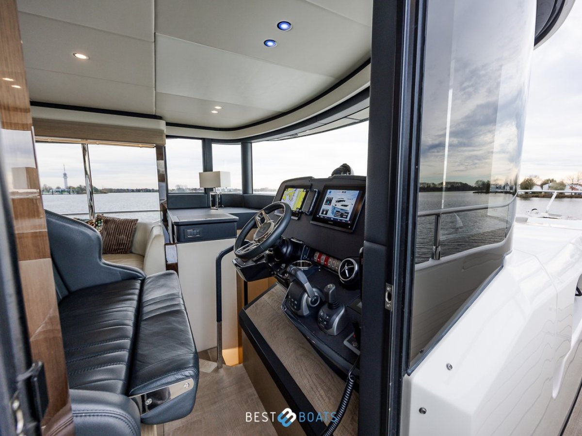 Absolute Navetta 52