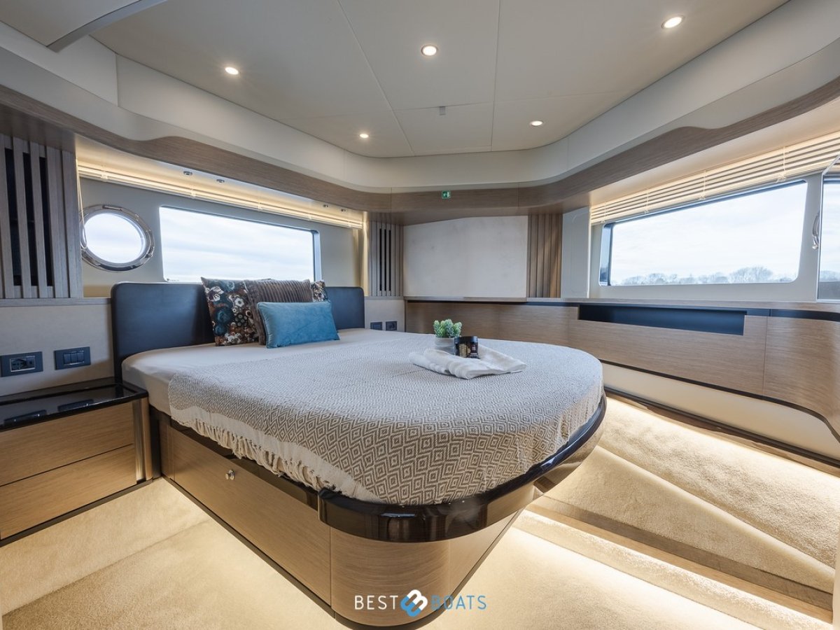 Absolute Navetta 52