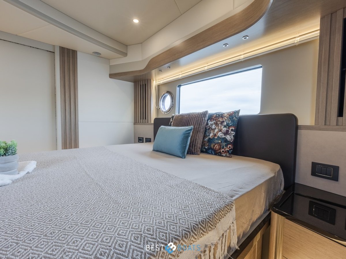 Absolute Navetta 52