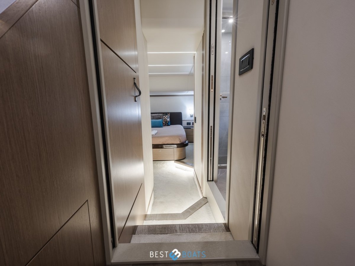 Absolute Navetta 52