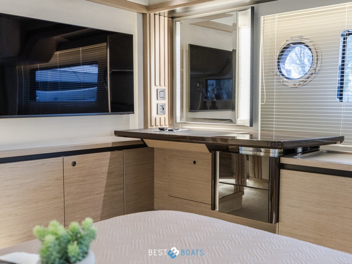 Absolute Navetta 52