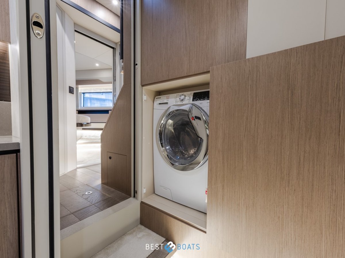 Absolute Navetta 52