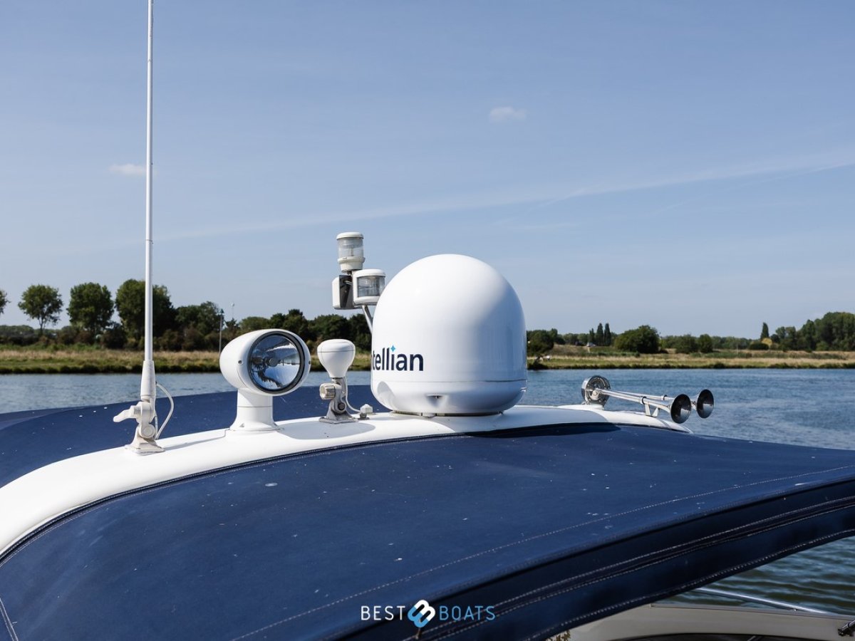 Princess Yachts V 42