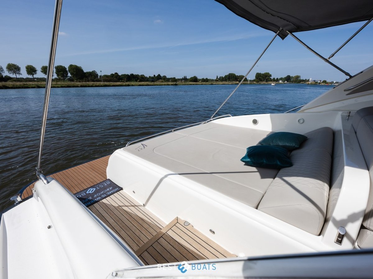 Princess Yachts V 42