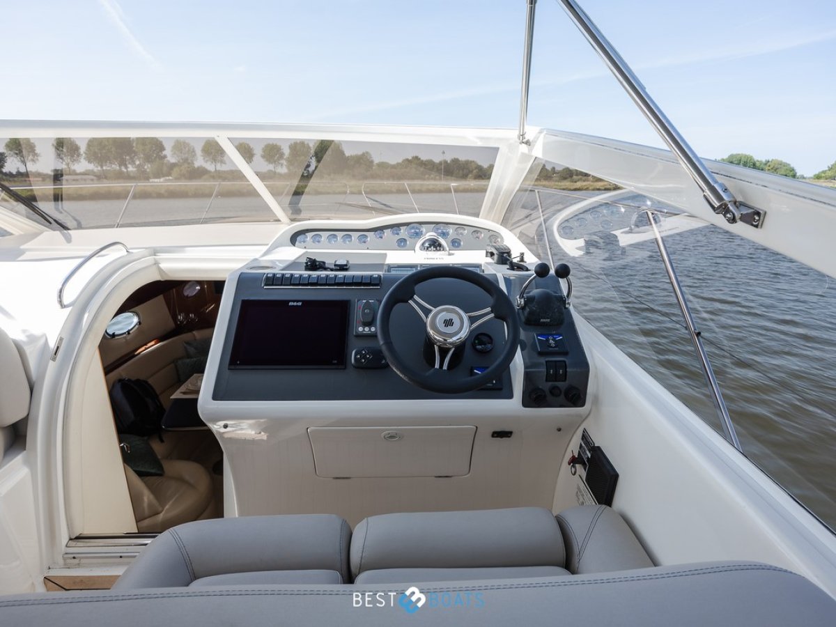 Princess Yachts V 42