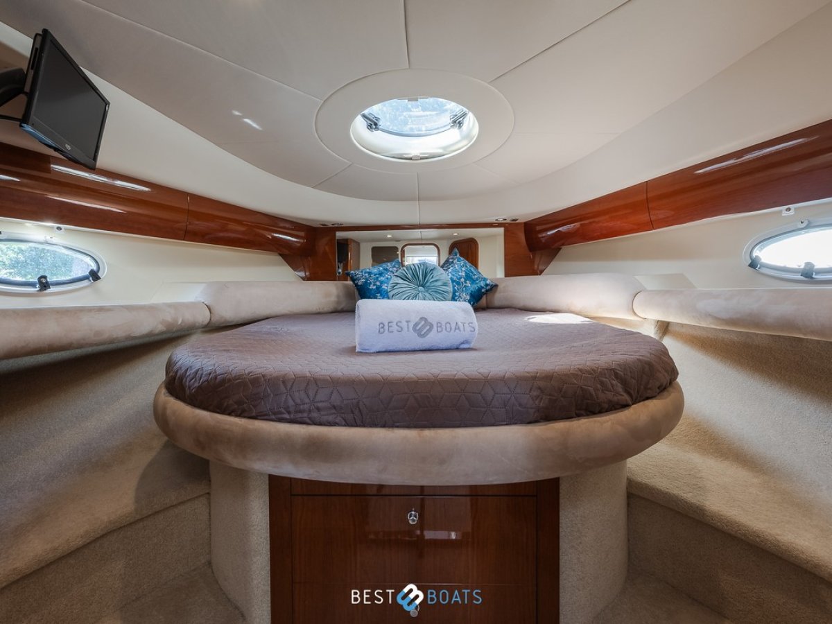 Princess Yachts V 42
