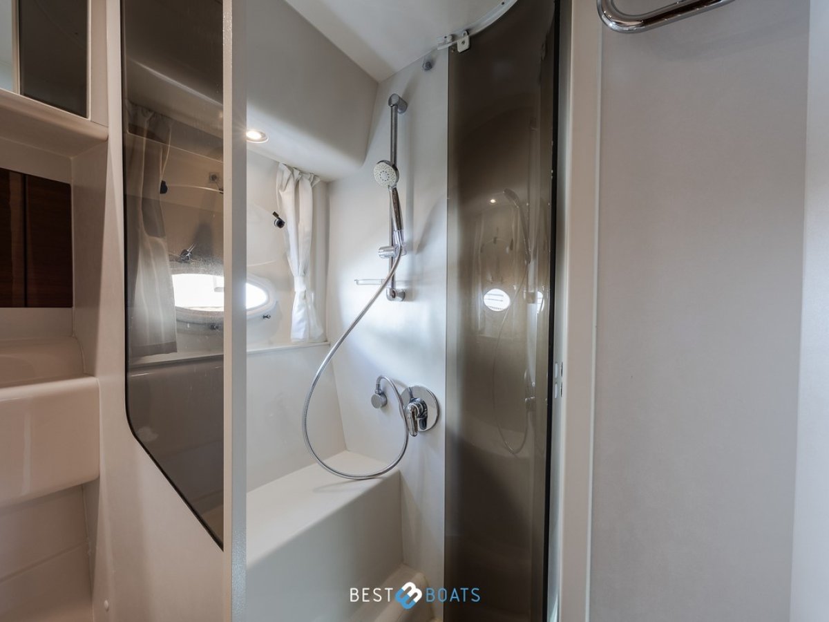 Princess Yachts V 42