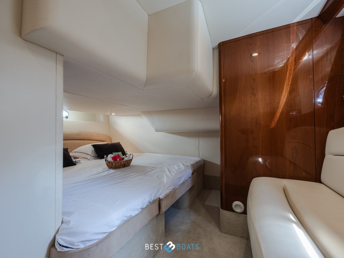 Princess Yachts V 42