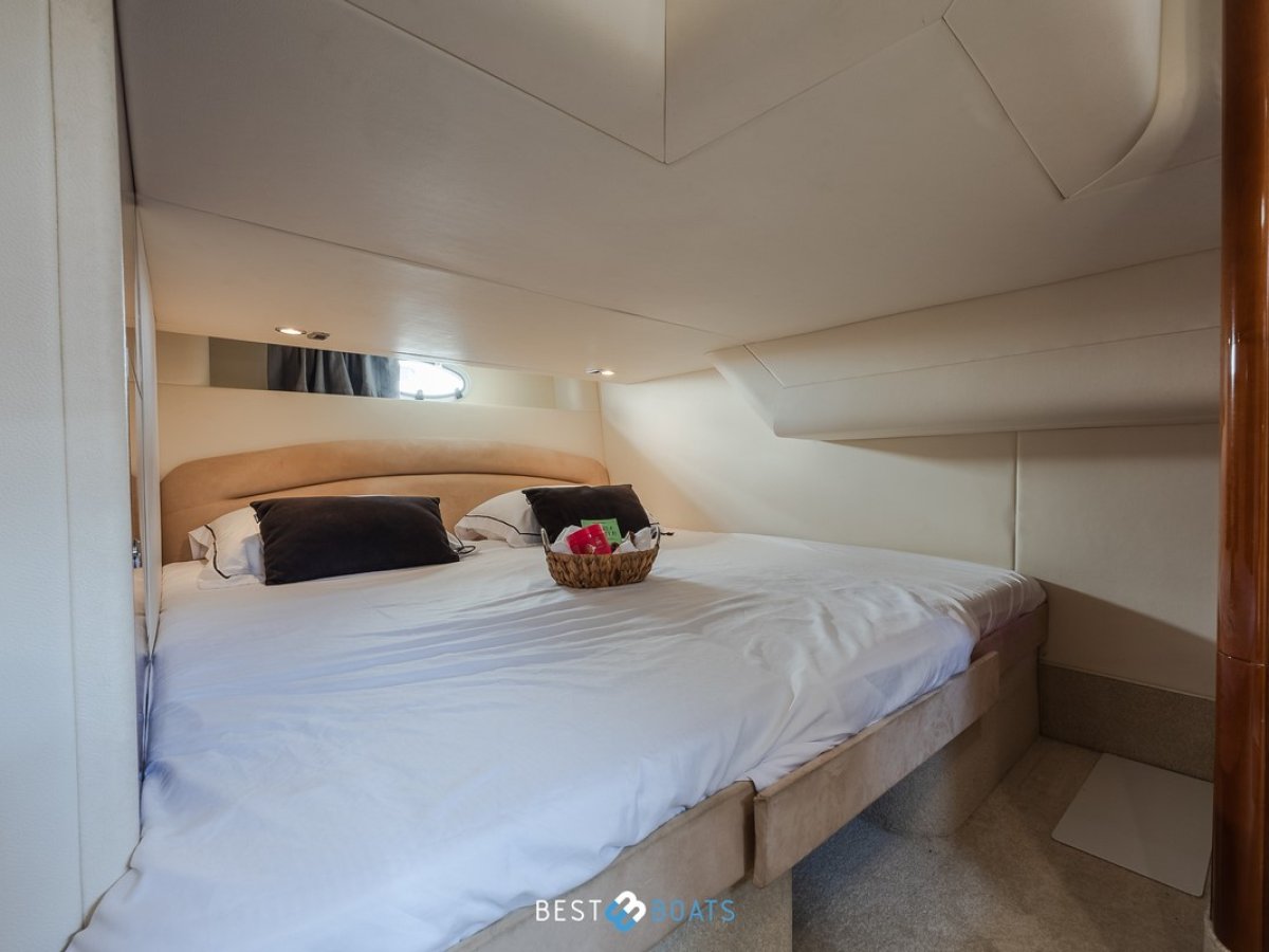 Princess Yachts V 42