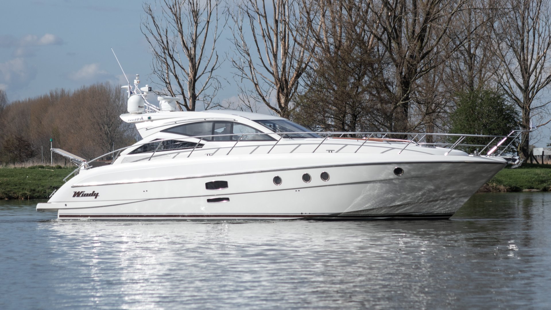 Voorjaarsaanbieding Windy 48 Triton en Pirelli Speedboats