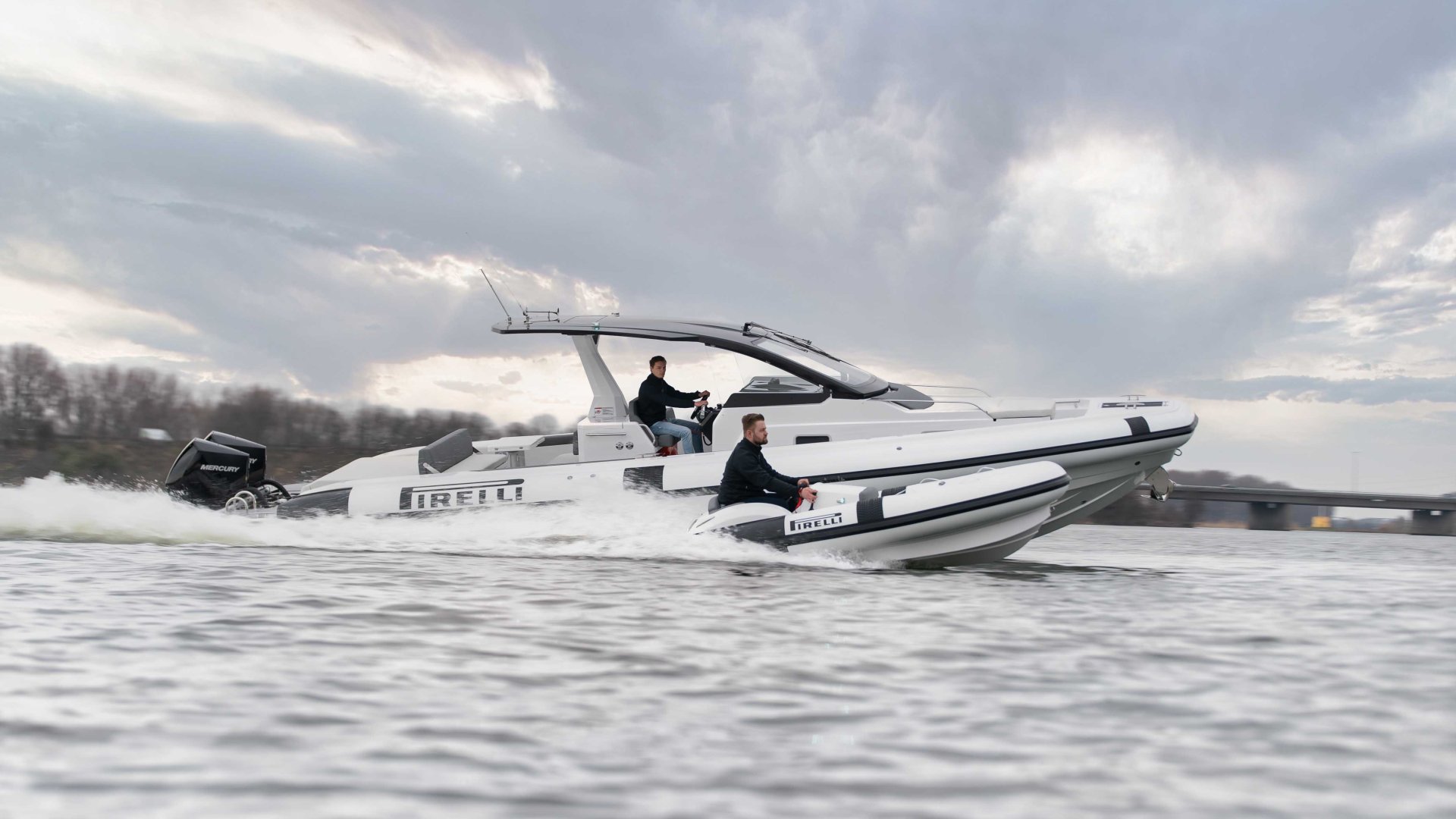 De PIRELLI 35 rib van TecnoRib wint de Red Dot Award